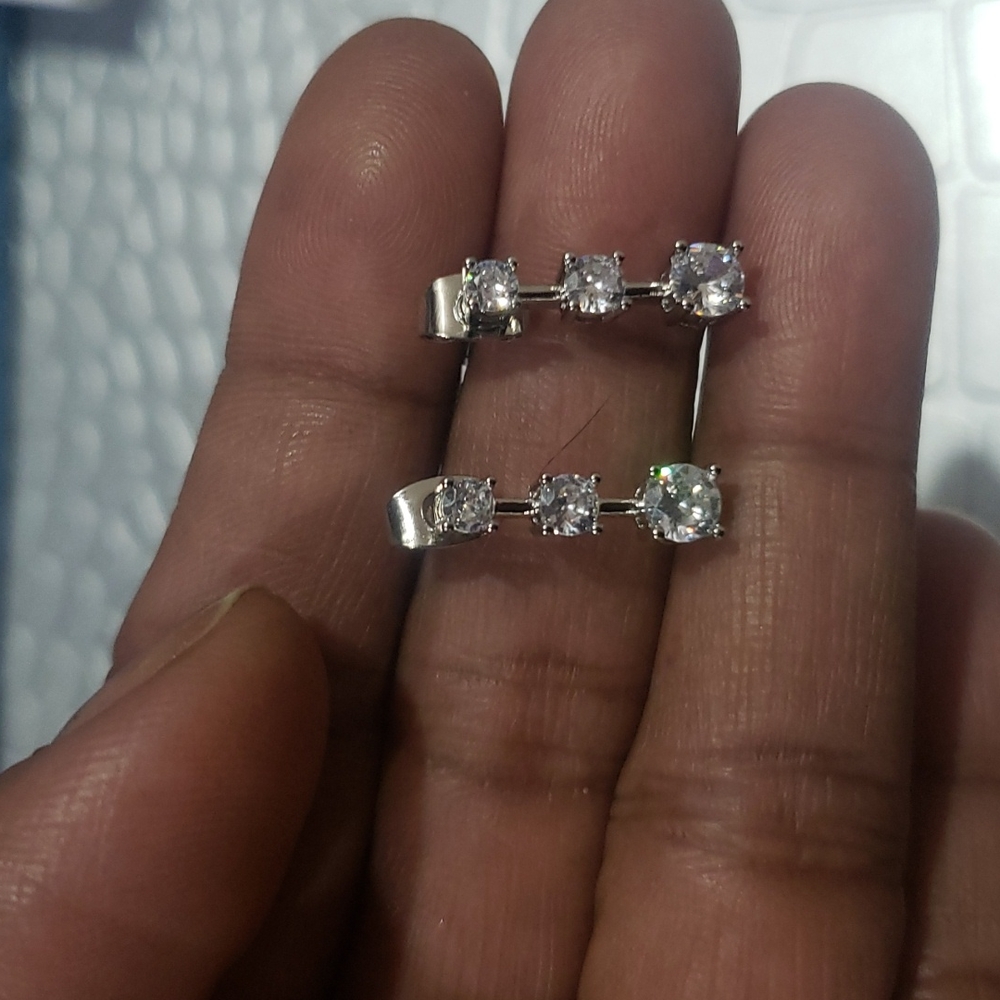 Earings - Picture 4 of 5